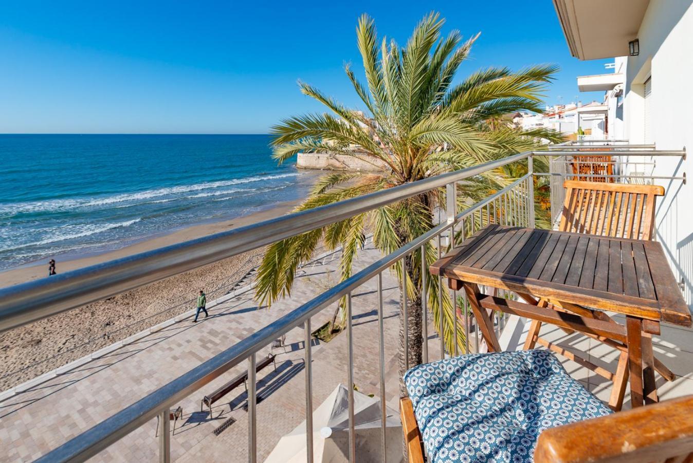 Insitges Sant Sebastia'S Beach Sitges Exterior foto