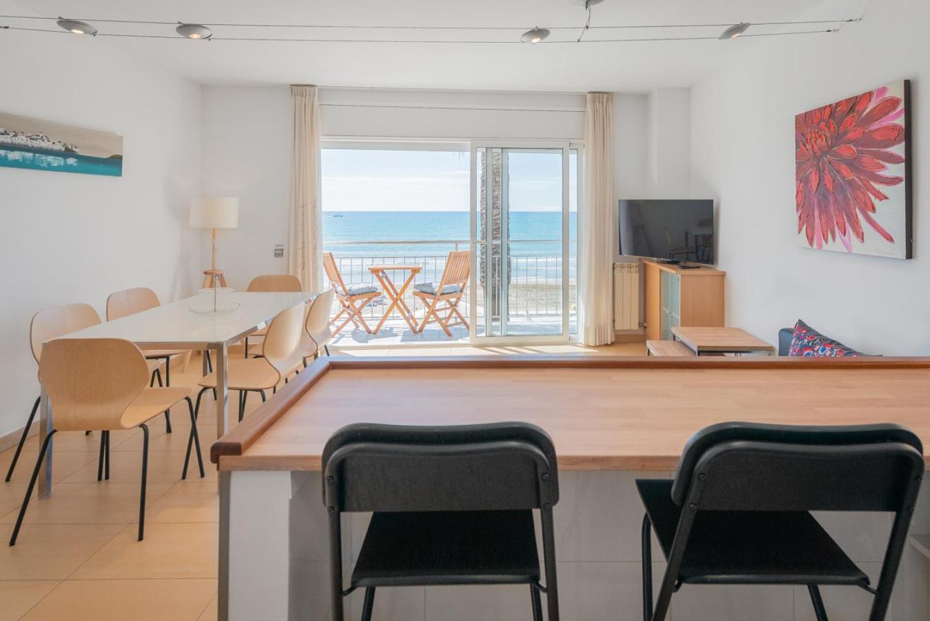 Insitges Sant Sebastia'S Beach Sitges Exterior foto